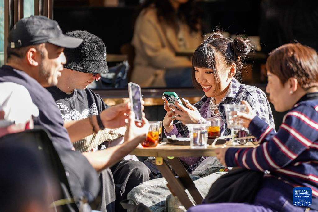 己”：中国兴起“犒赏”消费新势力AG真人百家乐从“必需”到“悦(图3)